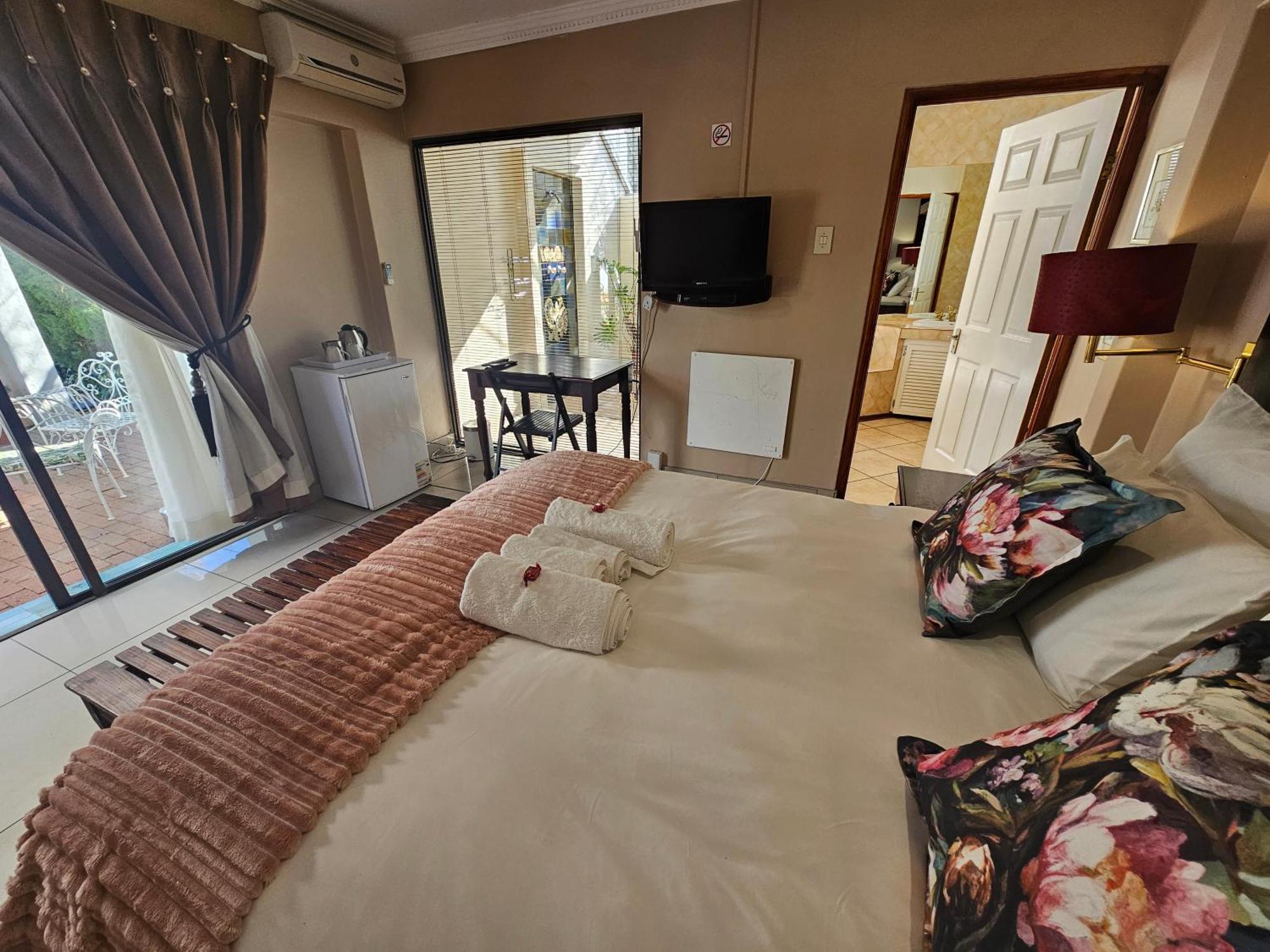Bettie'S Luxury Lodge Kroonstad Exterior foto
