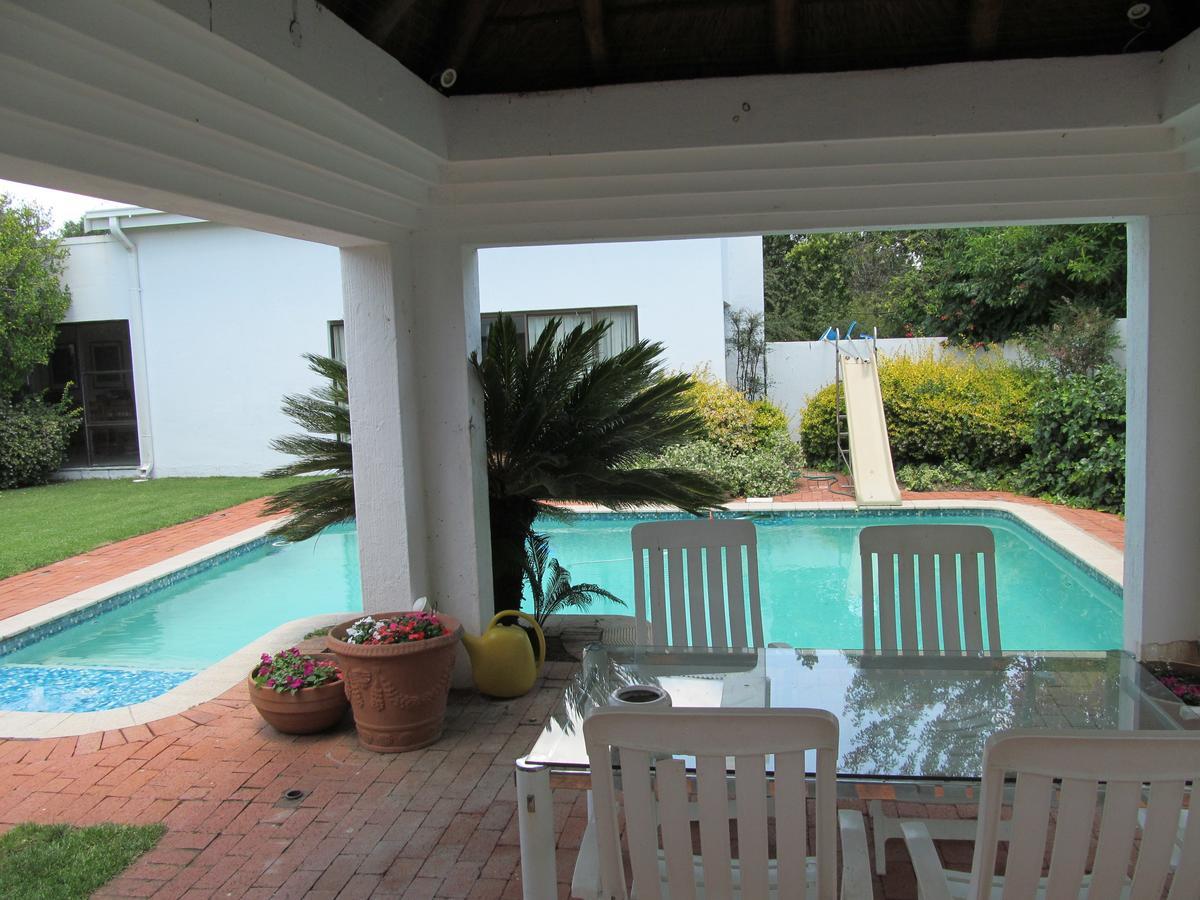 Bettie'S Luxury Lodge Kroonstad Quarto foto